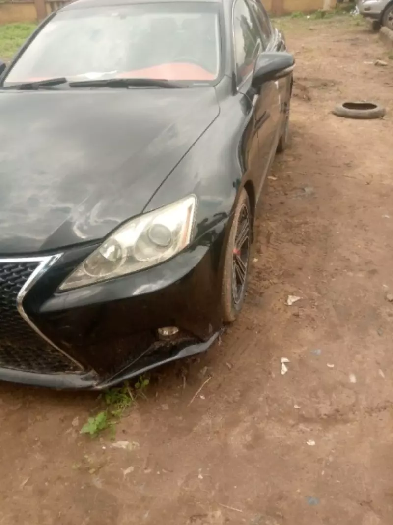 Lexus IS   - 2009