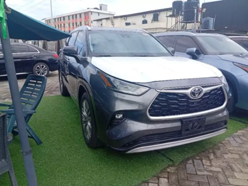 TOYOTA Highlander - 2021