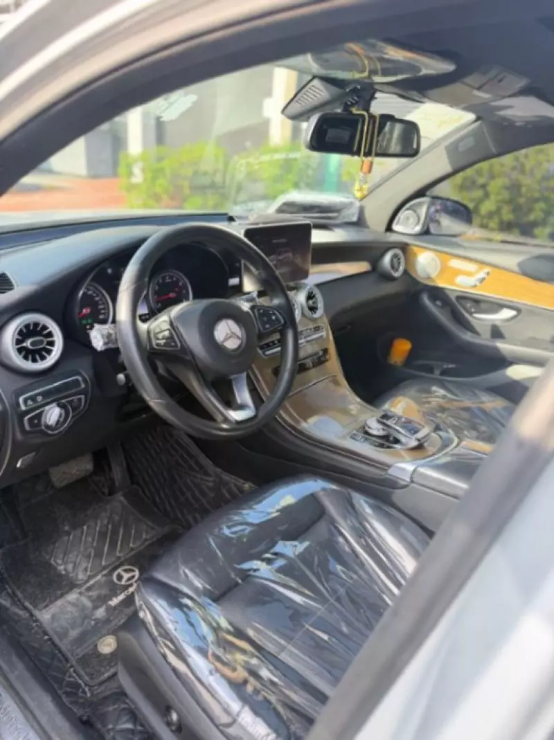 Mercedes-Benz GLC 300   - 2018