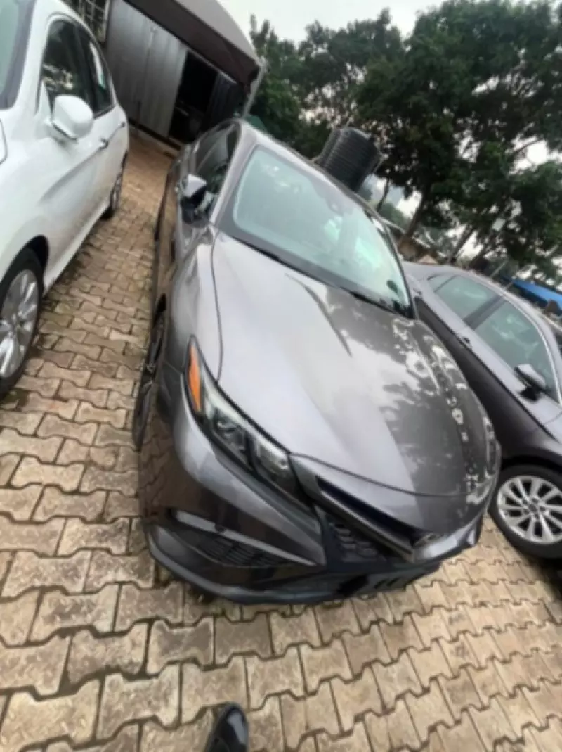 TOYOTA Camry   - 2021