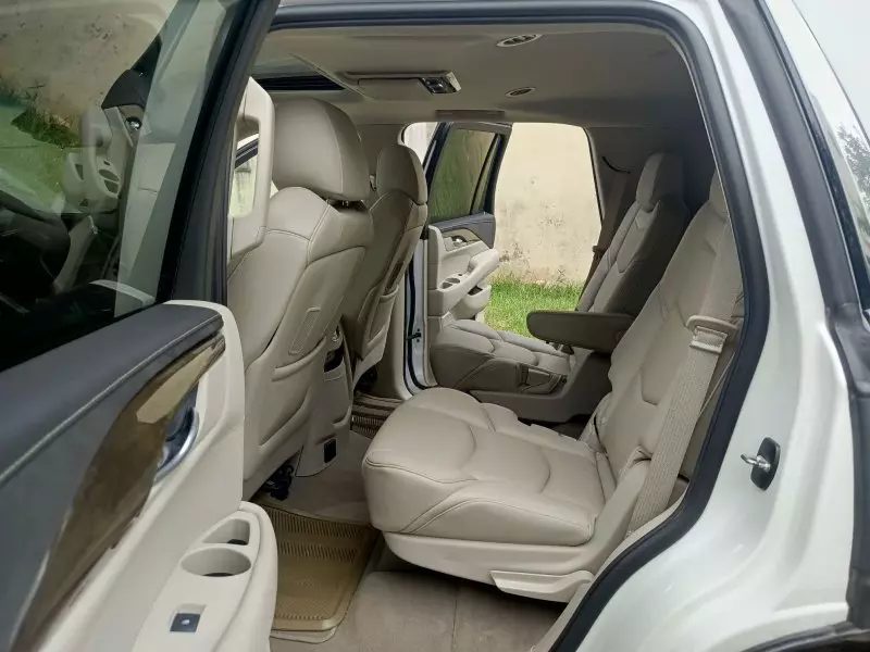 Cadillac Escalade   - 2018