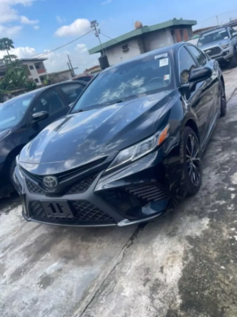 TOYOTA Camry   - 2018