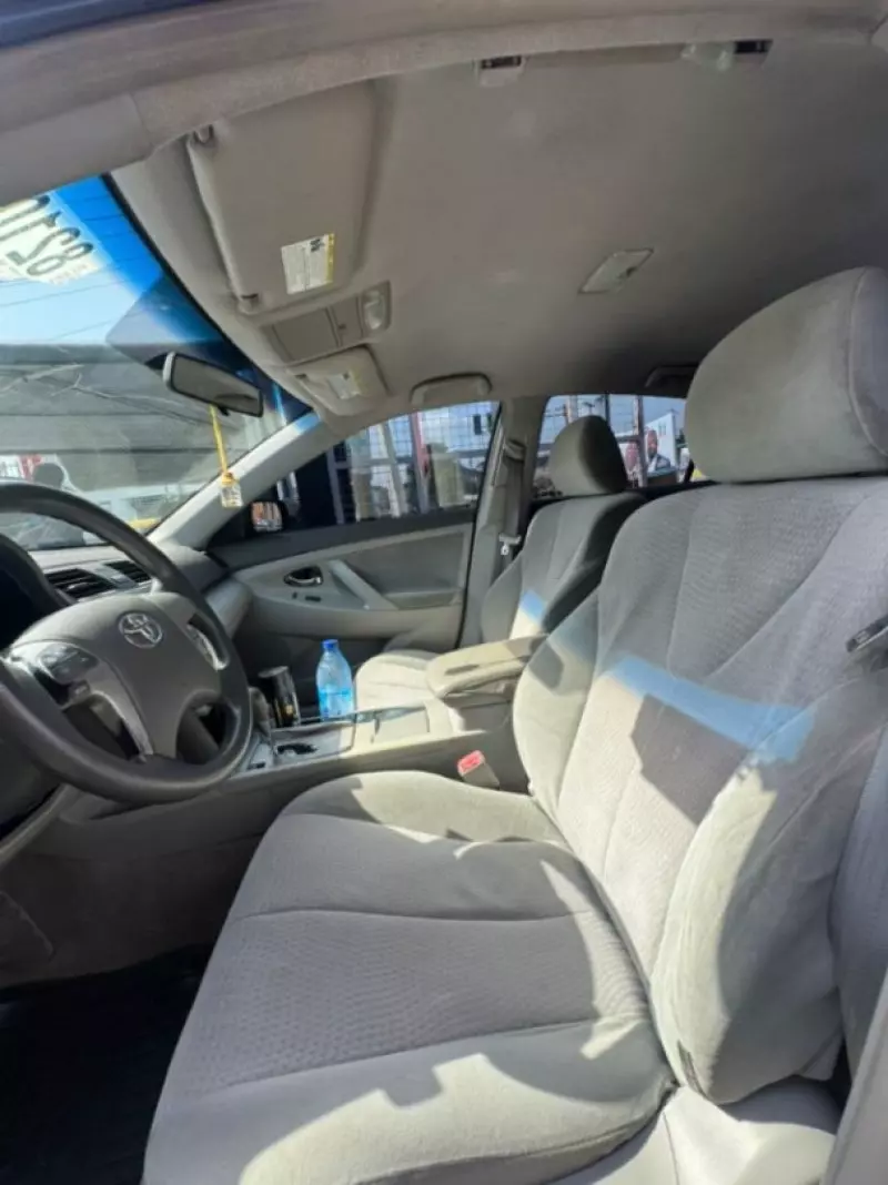 Toyota Camry   - 2010