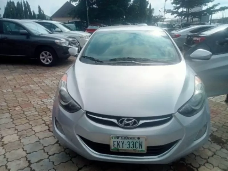 Hyundai Elantra - 2013