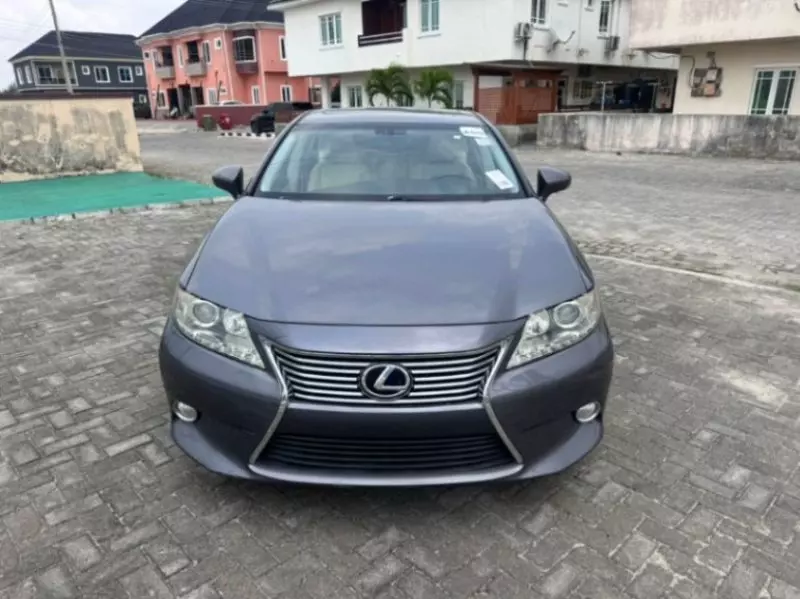 Lexus ES - 2013