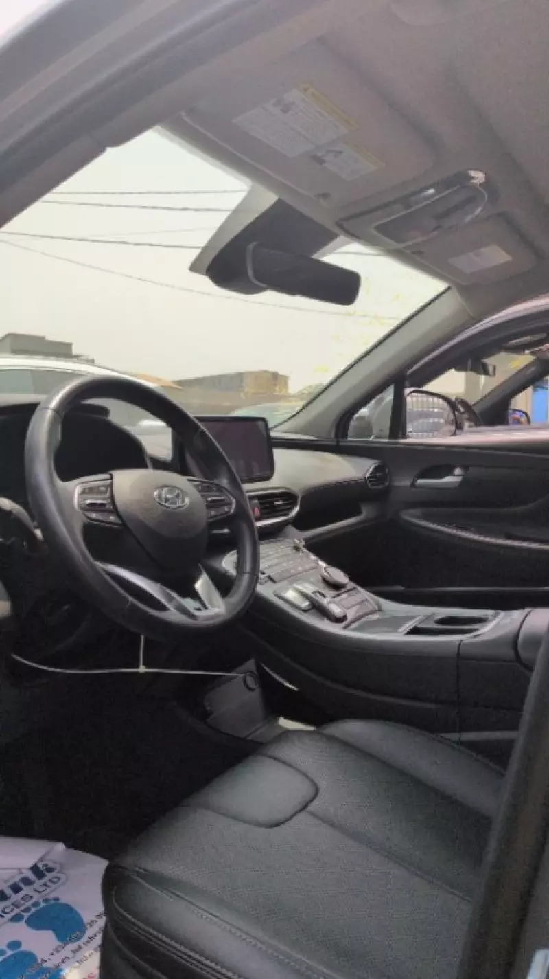 Hyundai Santa Fe   - 2023