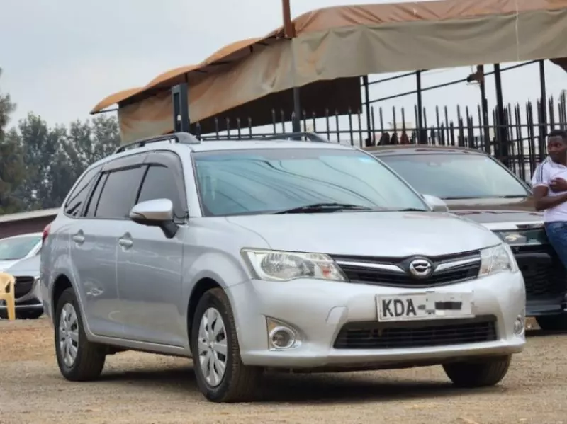 Toyota Fielder    - 2013