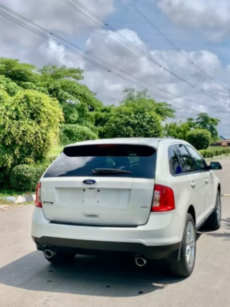 Ford Edge   - 2012