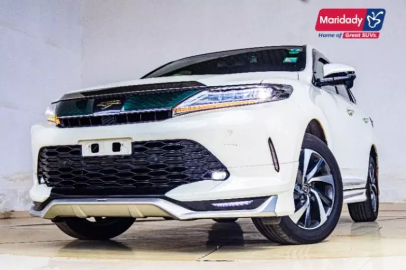 Toyota Harrier   - 2018