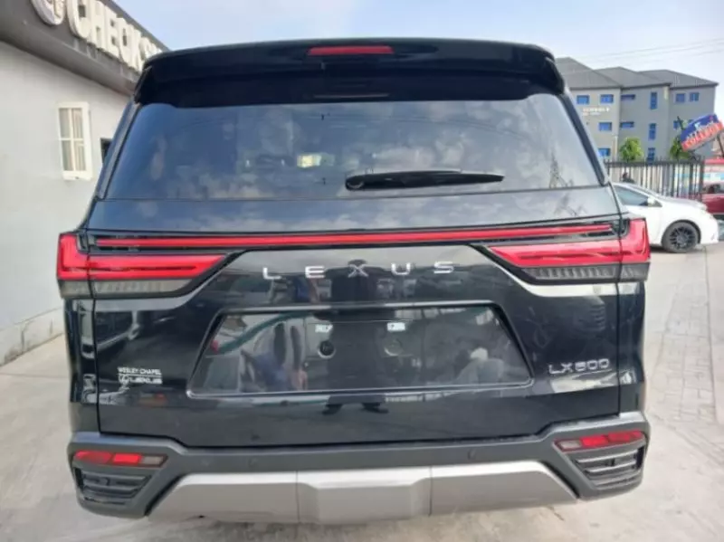 Lexus LX 600   - 2024
