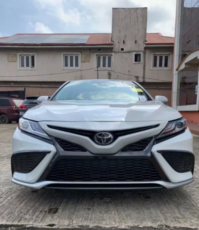 TOYOTA Camry   - 2024