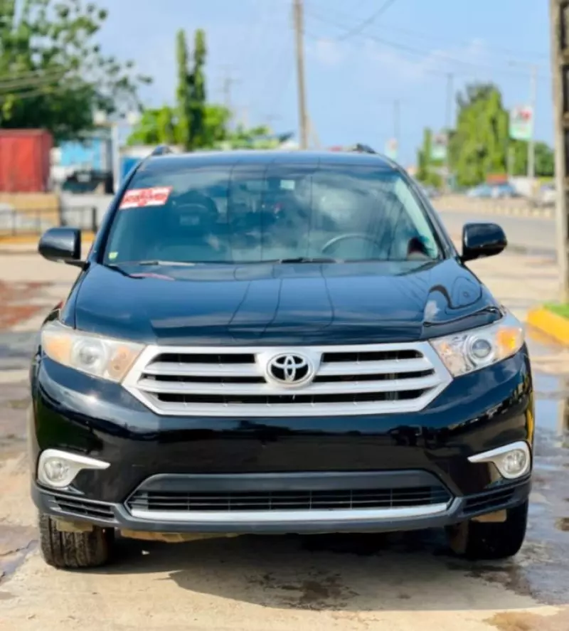 Toyota Highlander   - 2013