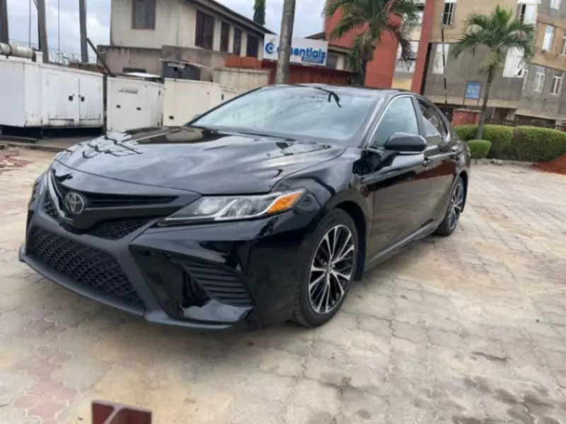 TOYOTA Camry   - 2018