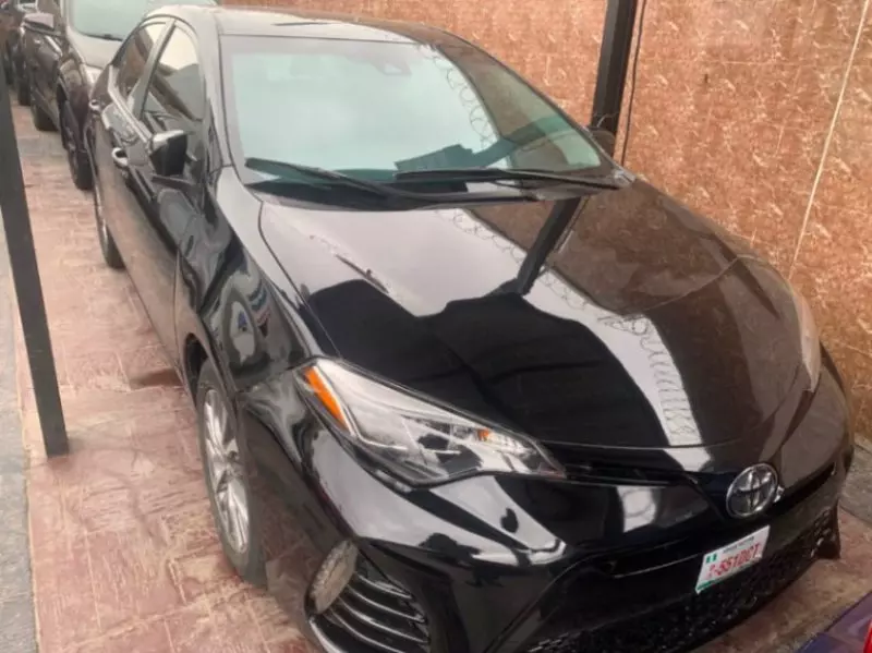 TOYOTA Corolla - 2017