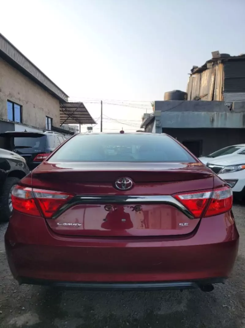 Toyota Camry   - 2016