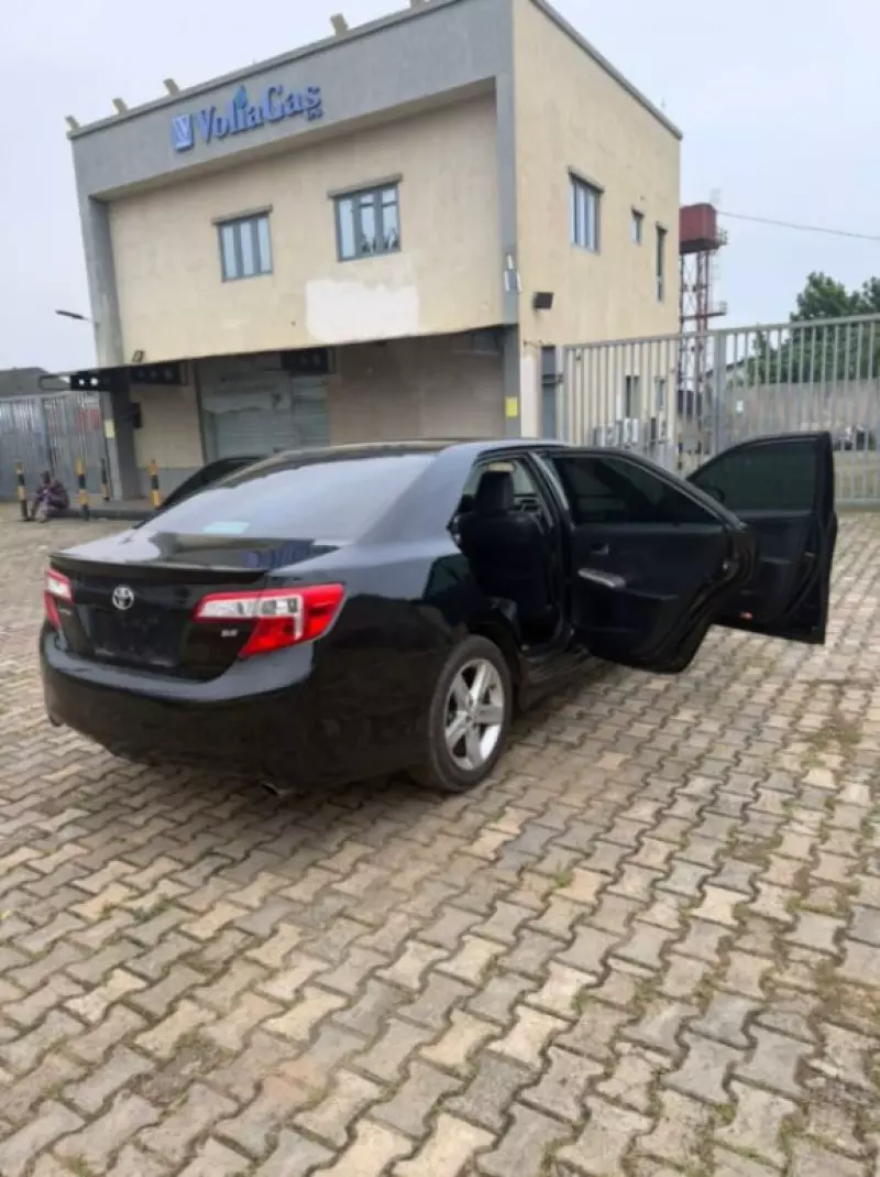 TOYOTA Camry   - 2013