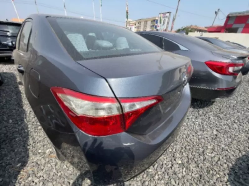 Toyota Corolla   - 2016