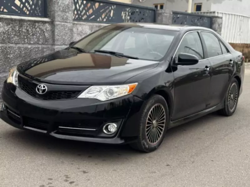 TOYOTA Camry - 2012