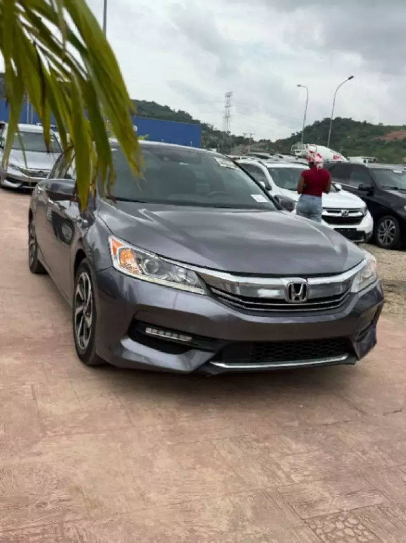 Honda Accord   - 2016