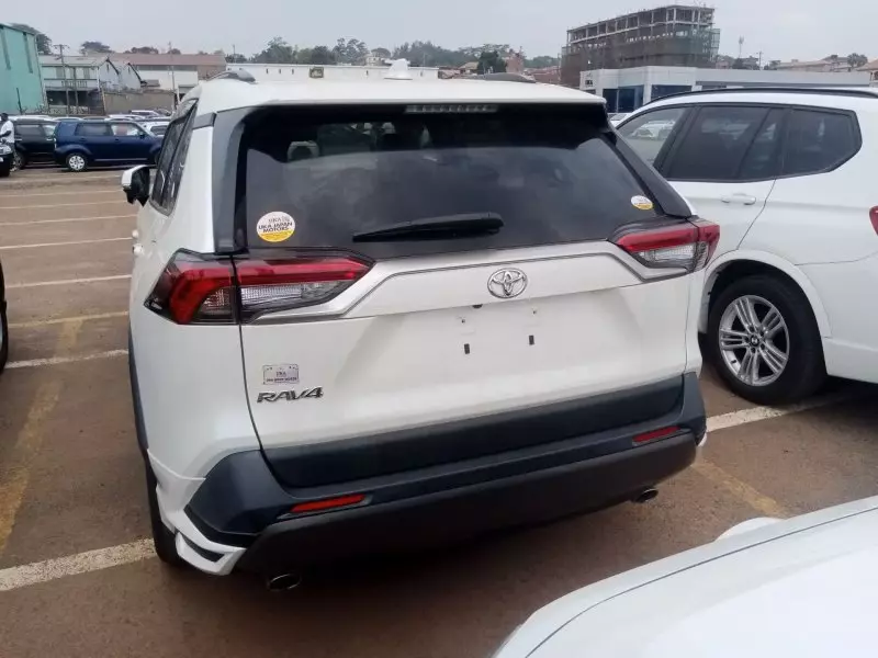 Toyota RAV 4   - 2019
