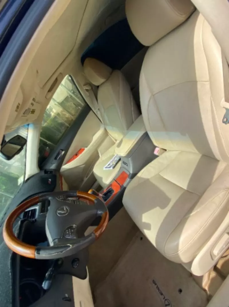 Lexus ES 350   - 2010