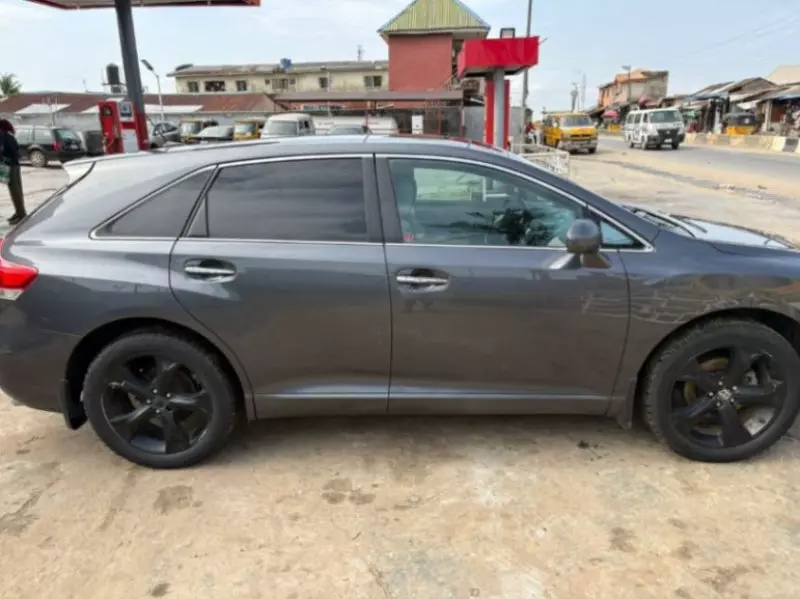 TOYOTA Venza   - 2011