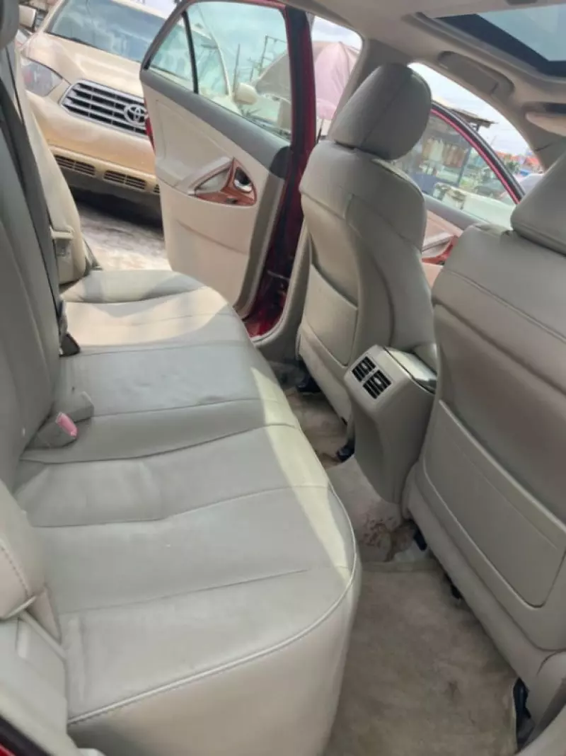 Toyota Camry   - 2009