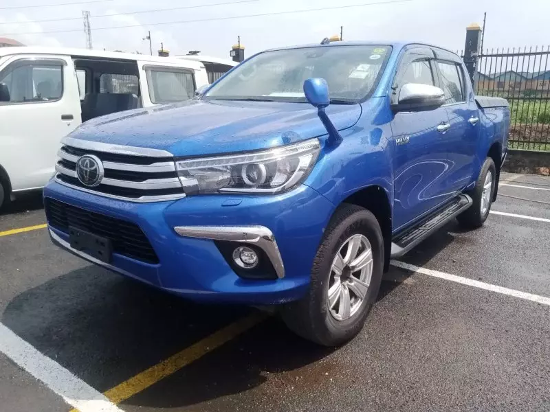 Toyota Hilux   - 2016