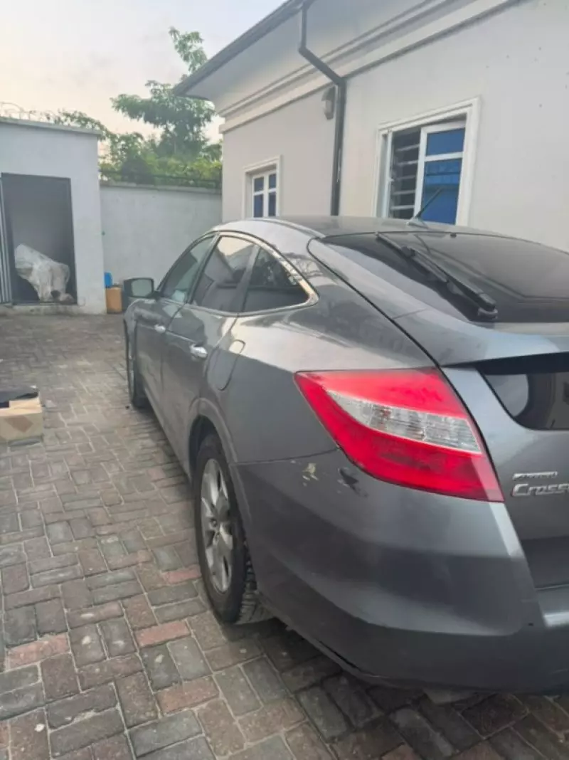 Honda Crosstour - 2010
