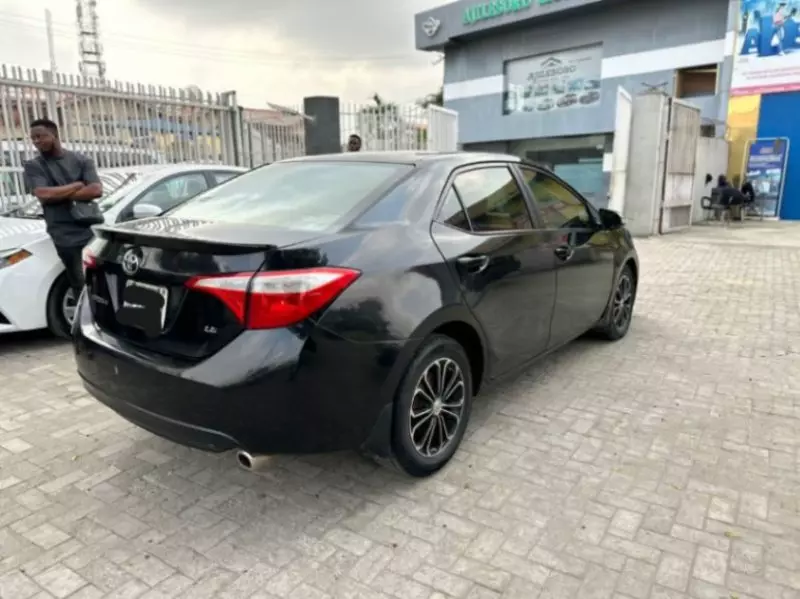 Toyota Corolla   - 2015