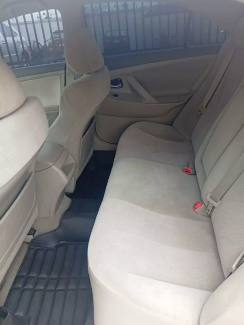 Toyota Camry   - 2011