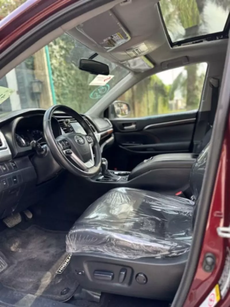 Toyota Highlander   - 2014