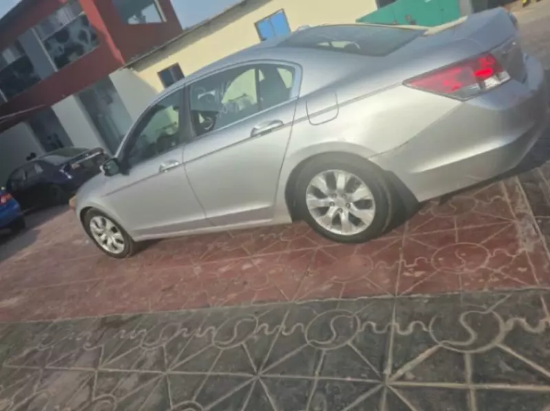 Honda Accord   - 2009