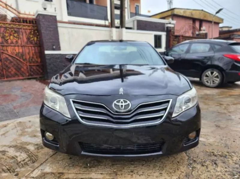 Toyota Camry - 2009