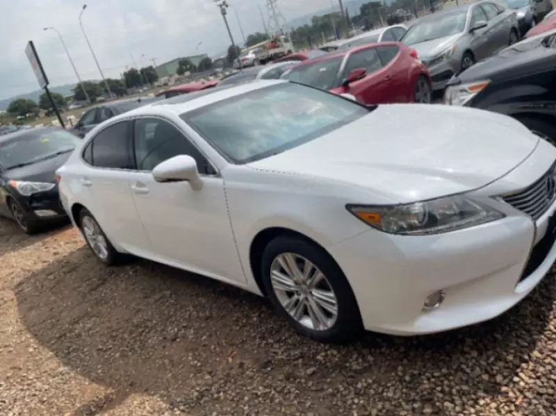 Lexus ES   - 2013