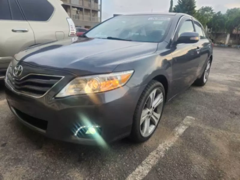 TOYOTA Camry   - 2010