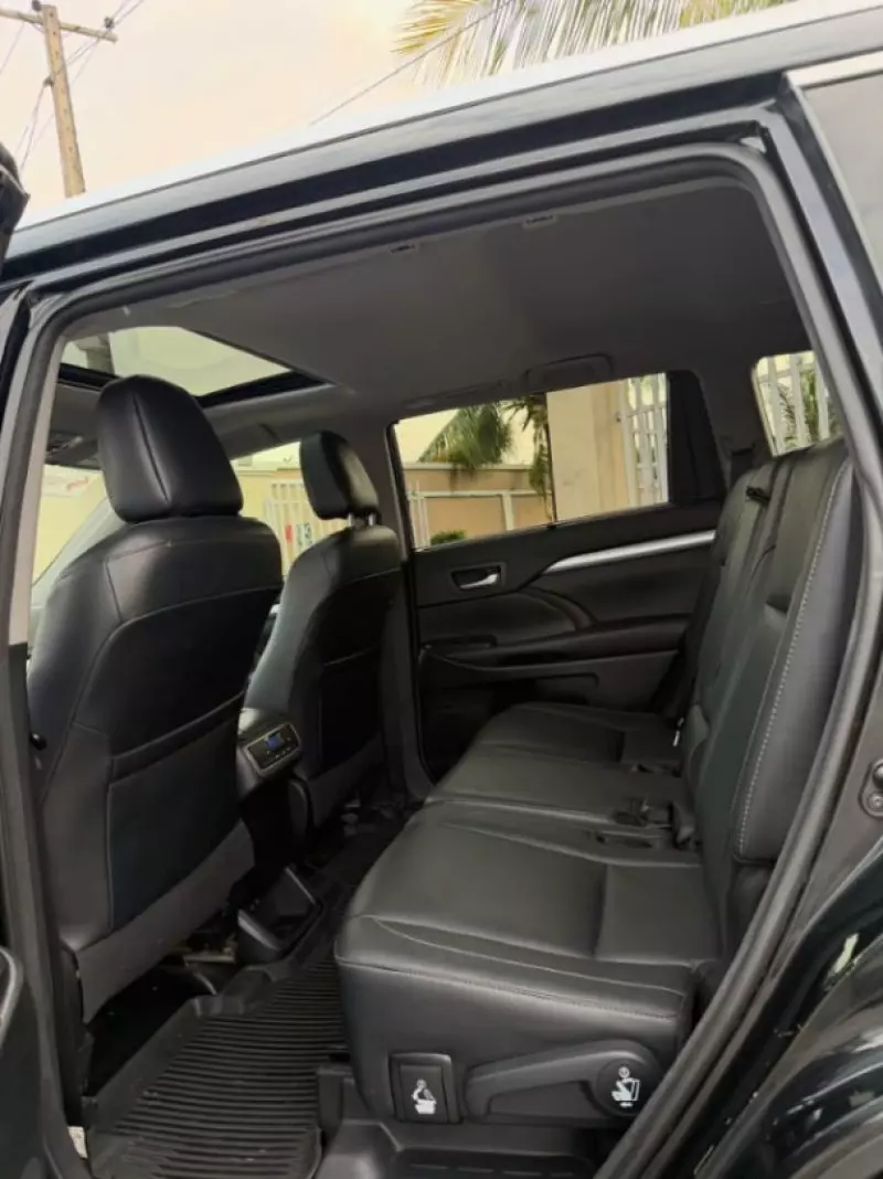 TOYOTA Highlander   - 2018