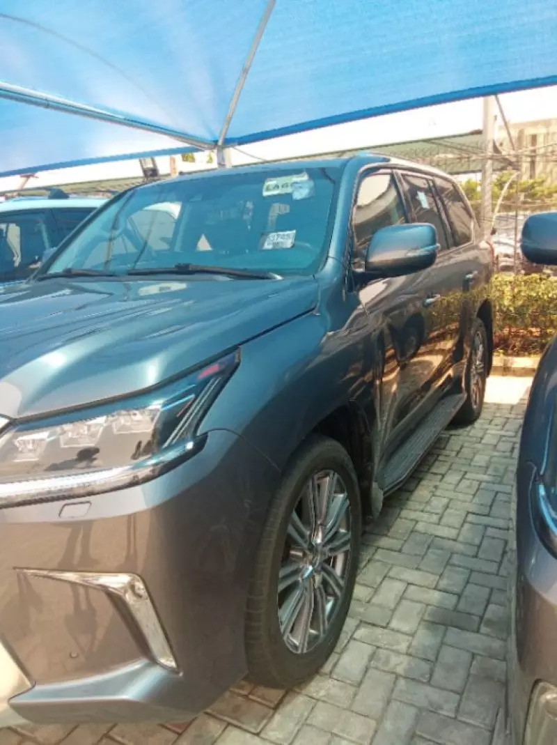 Lexus LX 570   - 2017