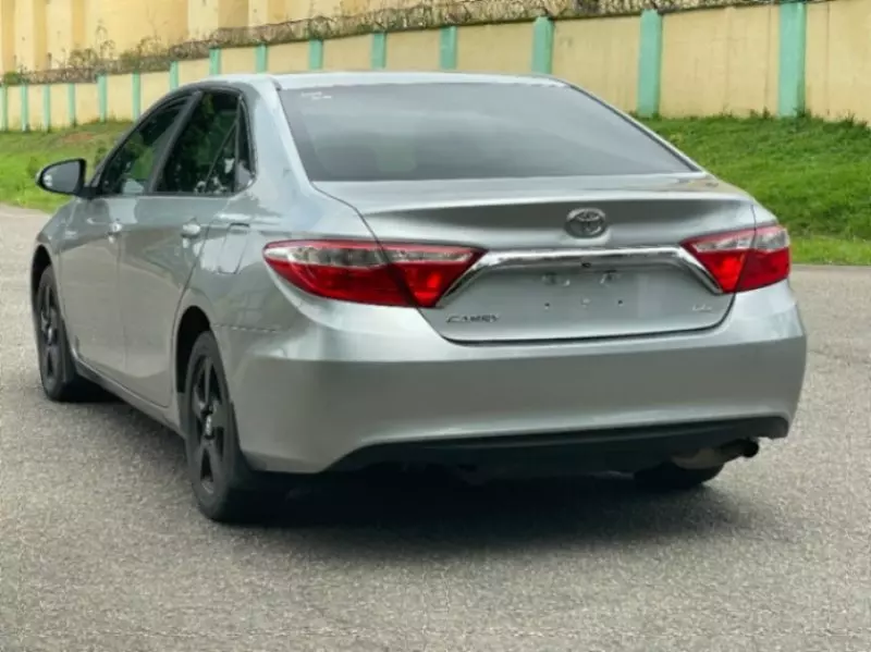 TOYOTA Camry - 2016