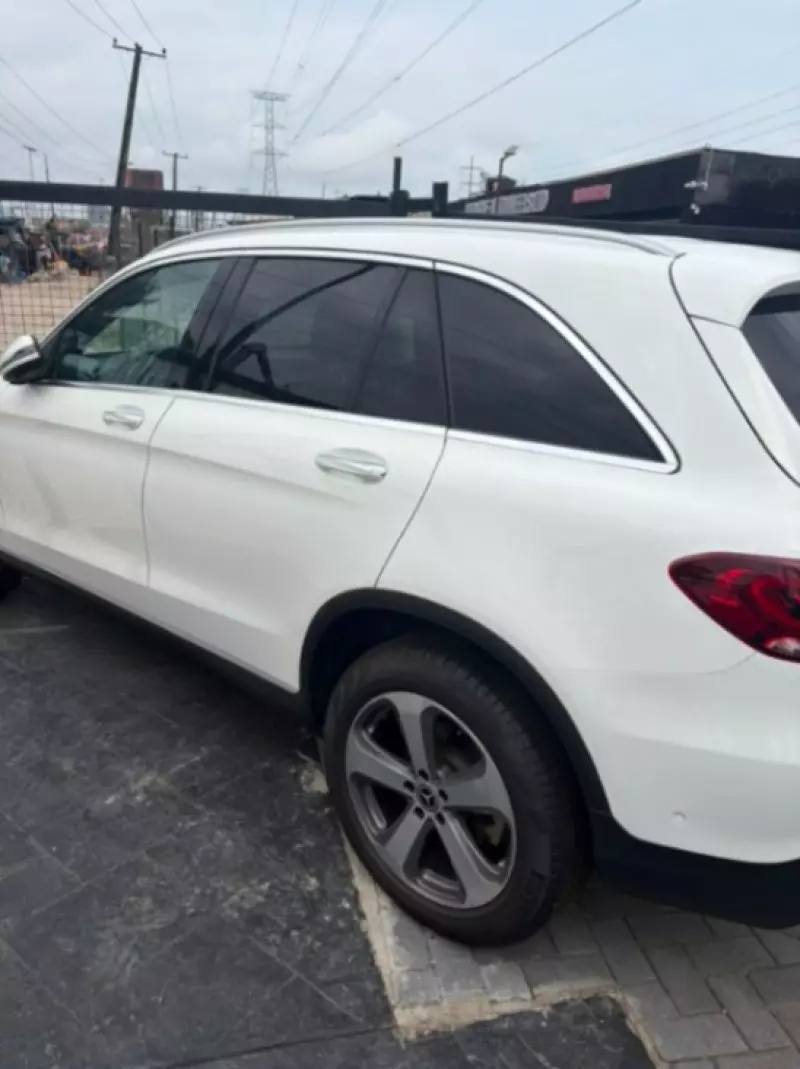 Mercedes-Benz GLC 300   - 2022