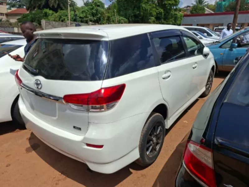 Toyota Wish   - 2012