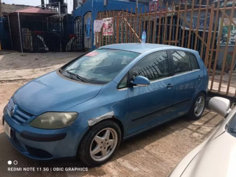 Volkswagen Golf   - 2015