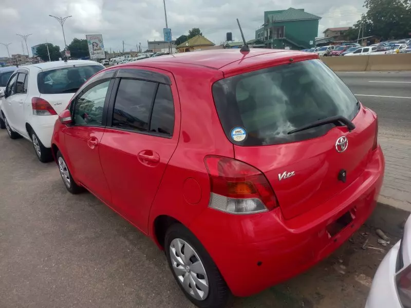 Toyota Vitz   - 2011