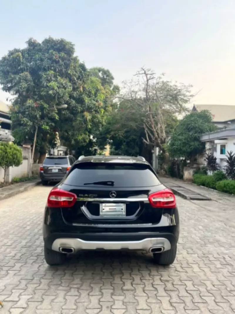 Mercedes-Benz GLA-Class   - 2018