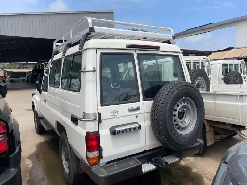 Toyota Land Cruiser Trooper   - 2026