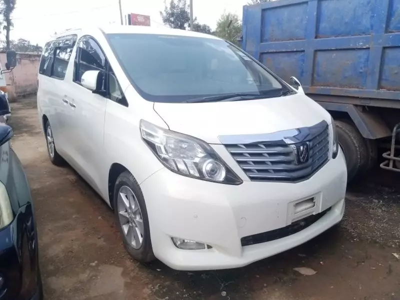 Toyota Alphard   - 2010