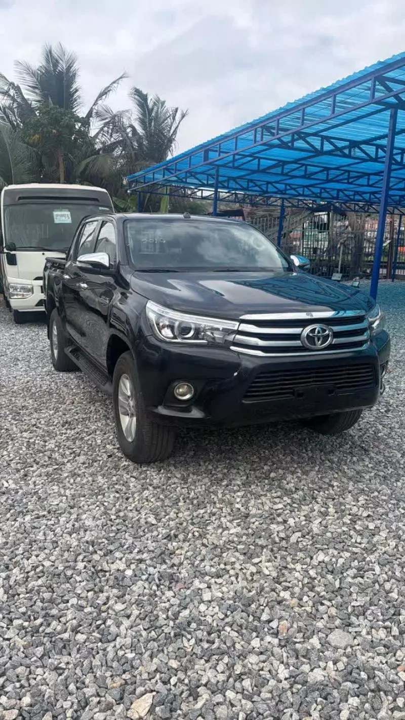 TOYOTA Hilux   - 2016