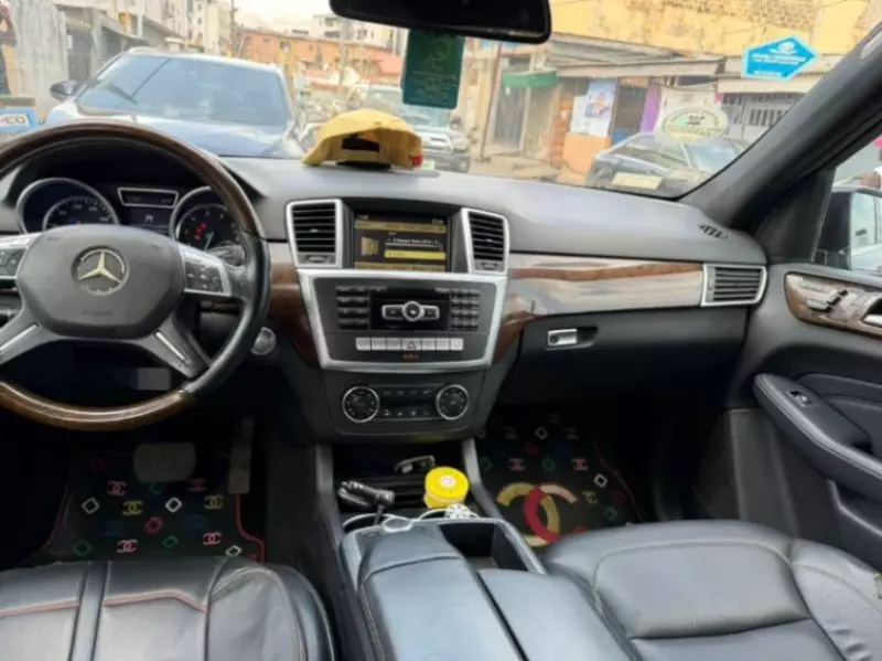 Mercedes-Benz ML 350   - 2012