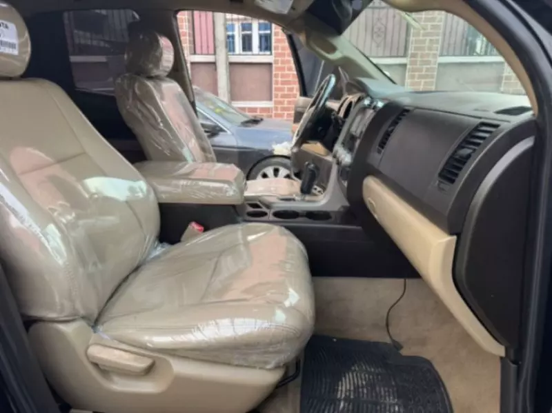 Toyota Hilux   - 2012