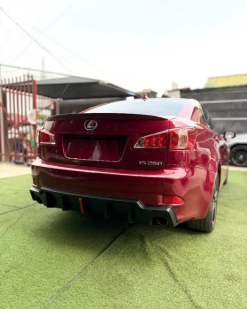 Lexus IS   - 2011